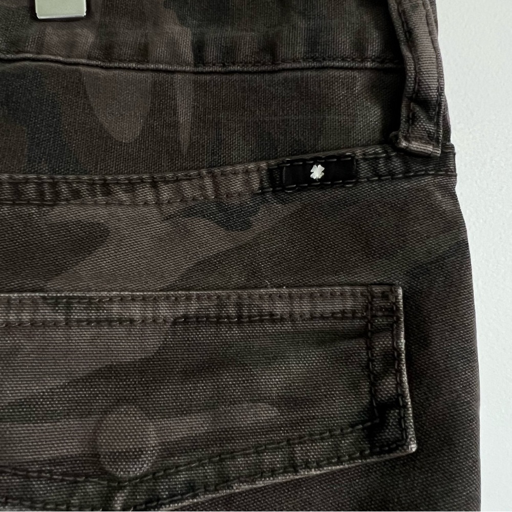 Lucky Brand Vintage Slim-Cargo Pants in Camouflage Colour - Picture 5 of 6